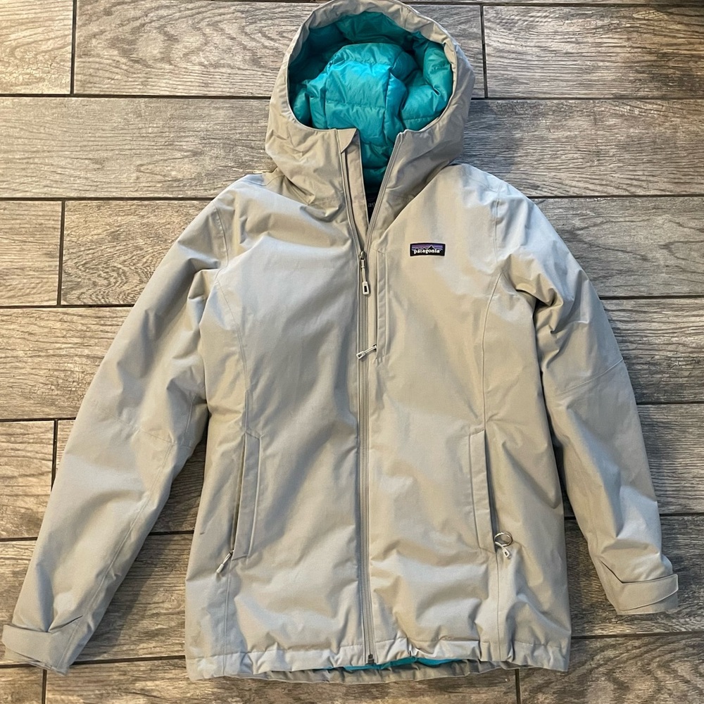 Patagonia insulated snowbelle jacket. Excellent used condition.